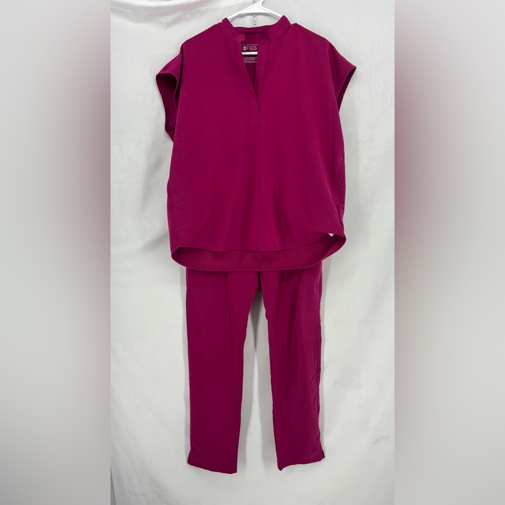 Figs Women's Straight Leg Scrub Set in Deep Magenta